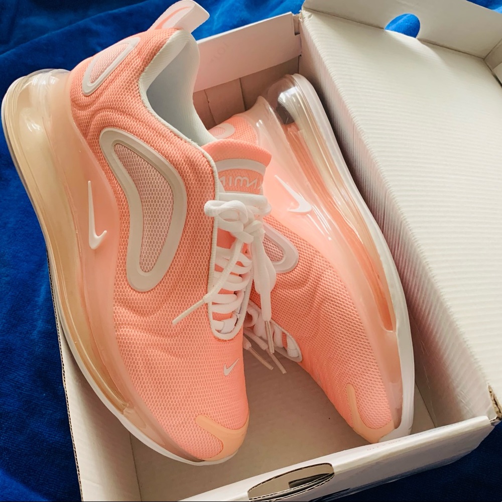 Nike Air Max 720 - Picture 4 of 6